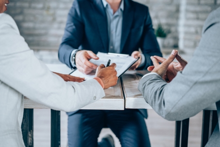 divorcing couple with a mediator